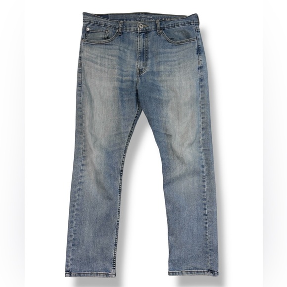 SIGNATURE BY LEVI STRAUSS Light Wash S51 Classic Straight Fit Jeans 34x30 - Picture 1 of 8